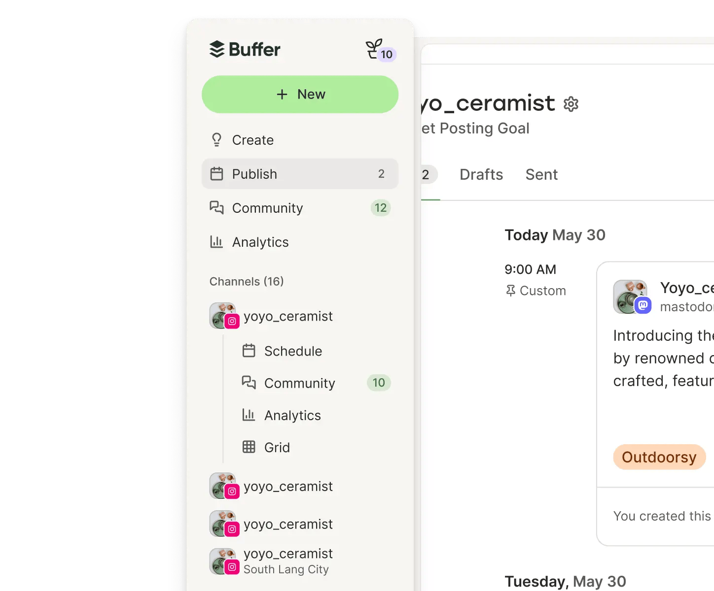 Vista de colaboración de Postlane con hilos de feedback y flujos de aprobación