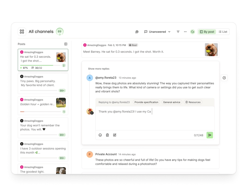 Espacio Community de Postlane con comentarios filtrables y ordenables de varias cuentas de redes sociales.